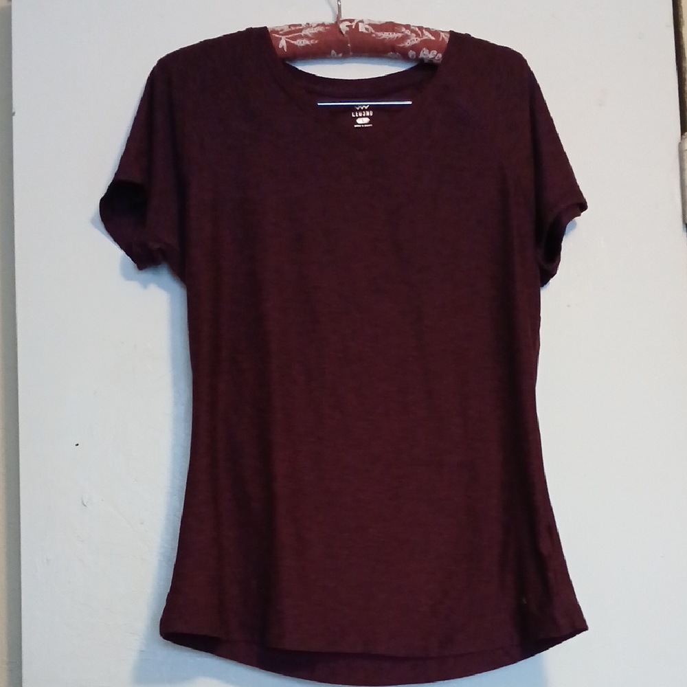 Leg3nd woman's v neck active shirt L